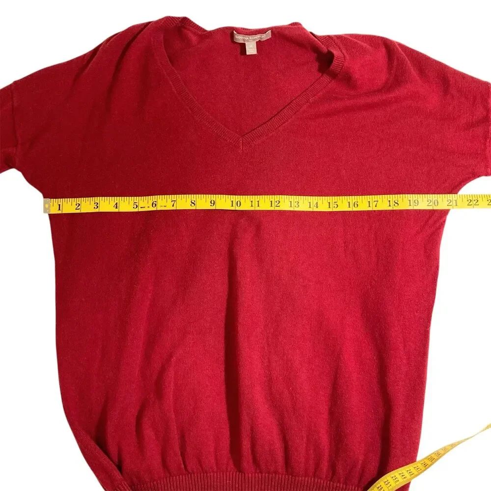 Banana Republic Men's Red V-Neck Sweater Size Medium